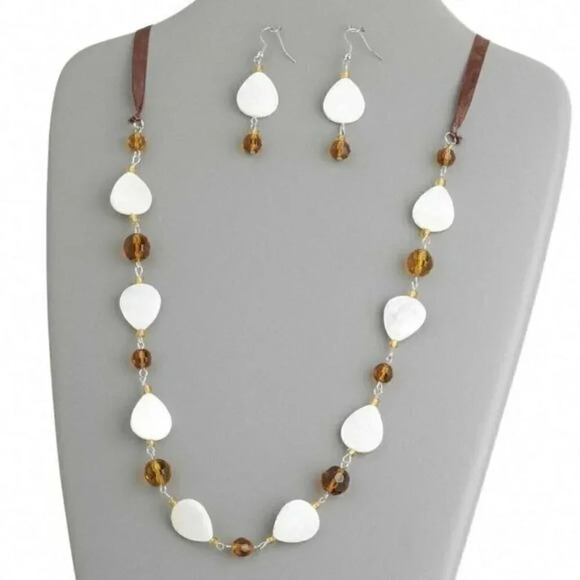 Amber Brown Glass and Mother of Pearl Teardrop Necklace Earrings Set - Picture 1 of 2